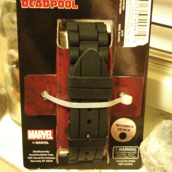 40 % off Dead Pool Watch - Picture 2 of 4
